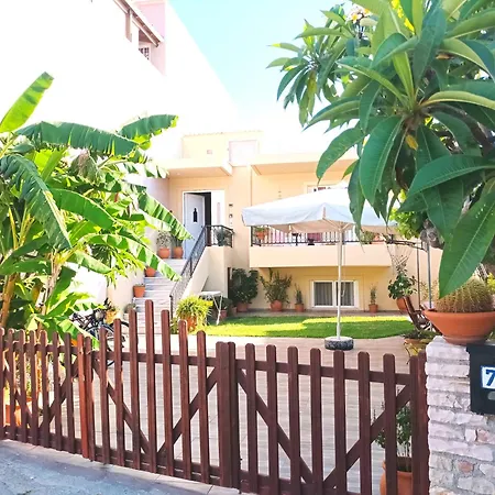 Apartment Family Yard House