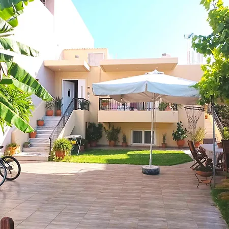 Family Yard House Apartment