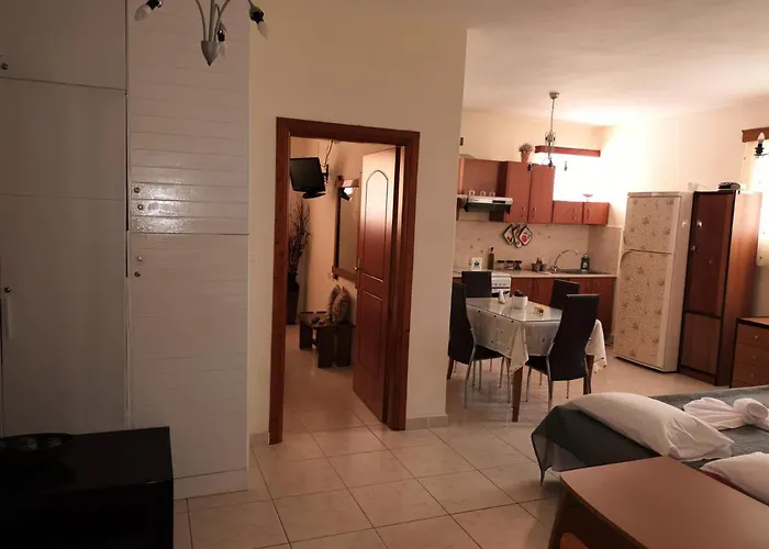 Family Yard House Apartment