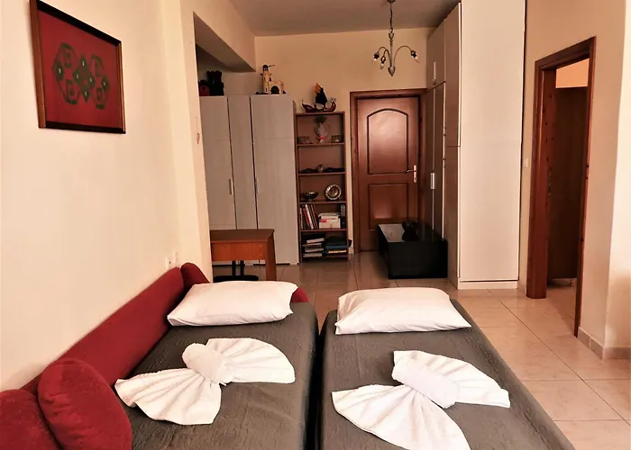 Apartment Family Yard House