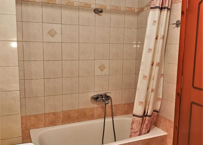 Family Yard House Apartment