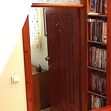 Daire Family Yard House