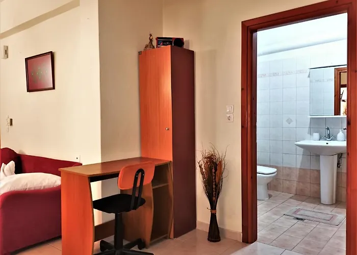 Daire Family Yard House