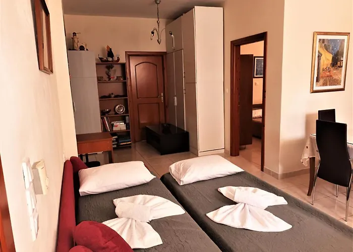 Family Yard House Daire *