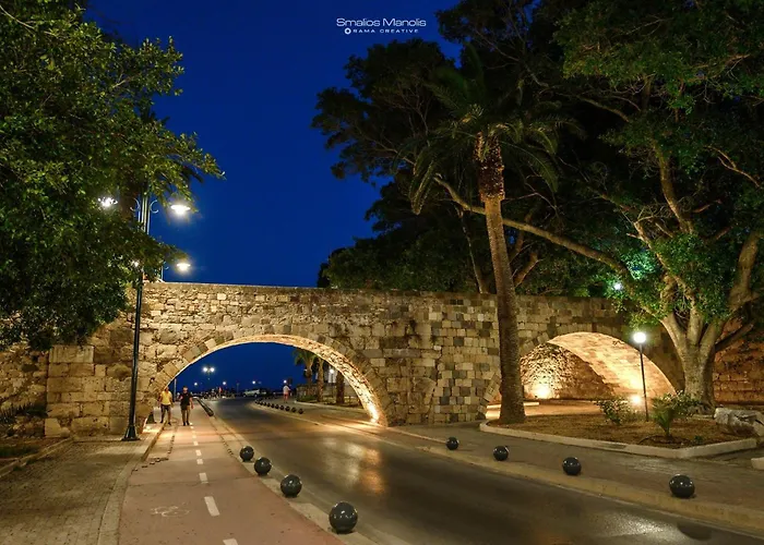 Family Yard House İstanköy